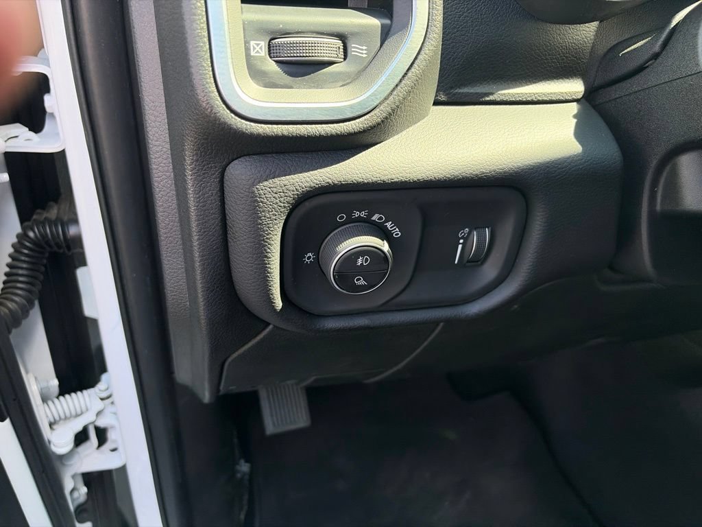 Certified 2025 RAM 2500 Big Horn AWD/4WD image 18