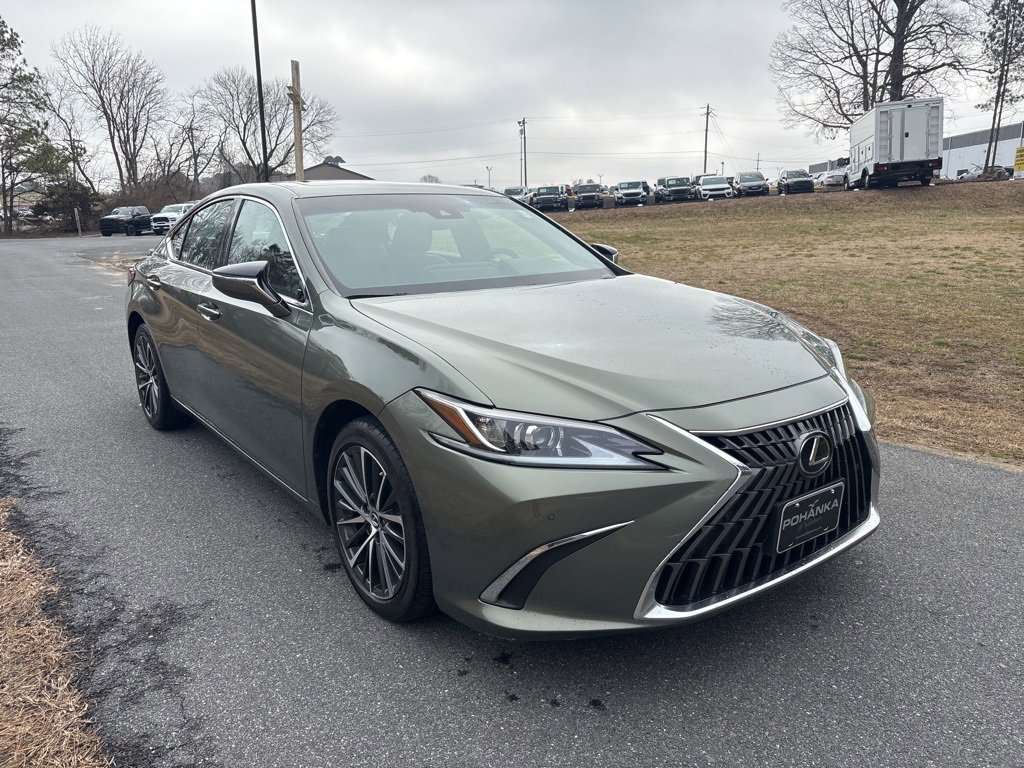 Used 2023 Lexus ES 250 w/ Premium Package image 2