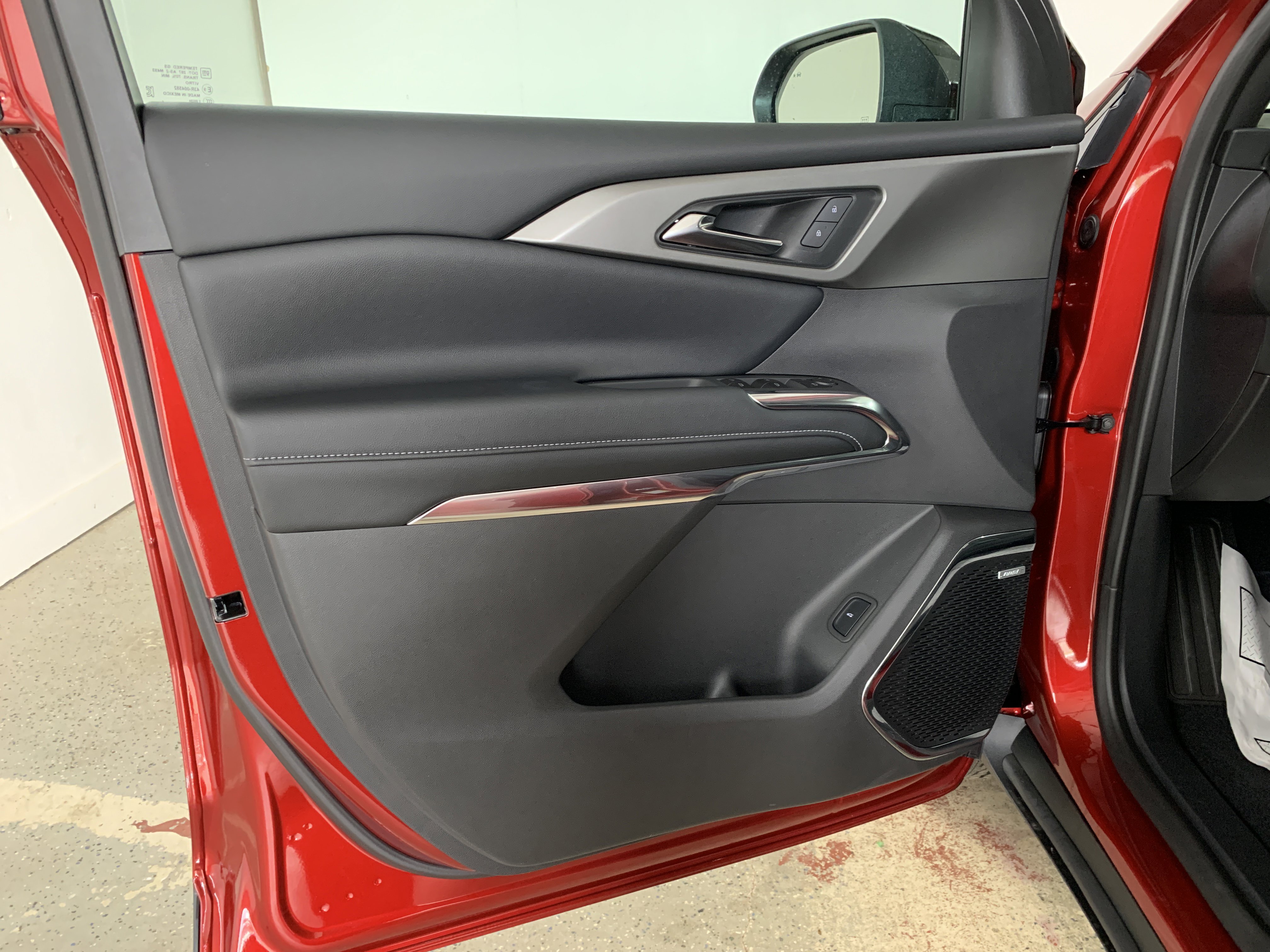 New 2025 Chevrolet Traverse LT w/ Enhanced Driving Package image 16