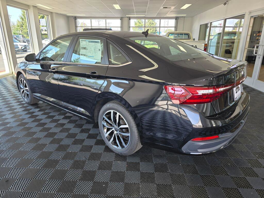 New 2026 Volkswagen Jetta SE FWD image 5