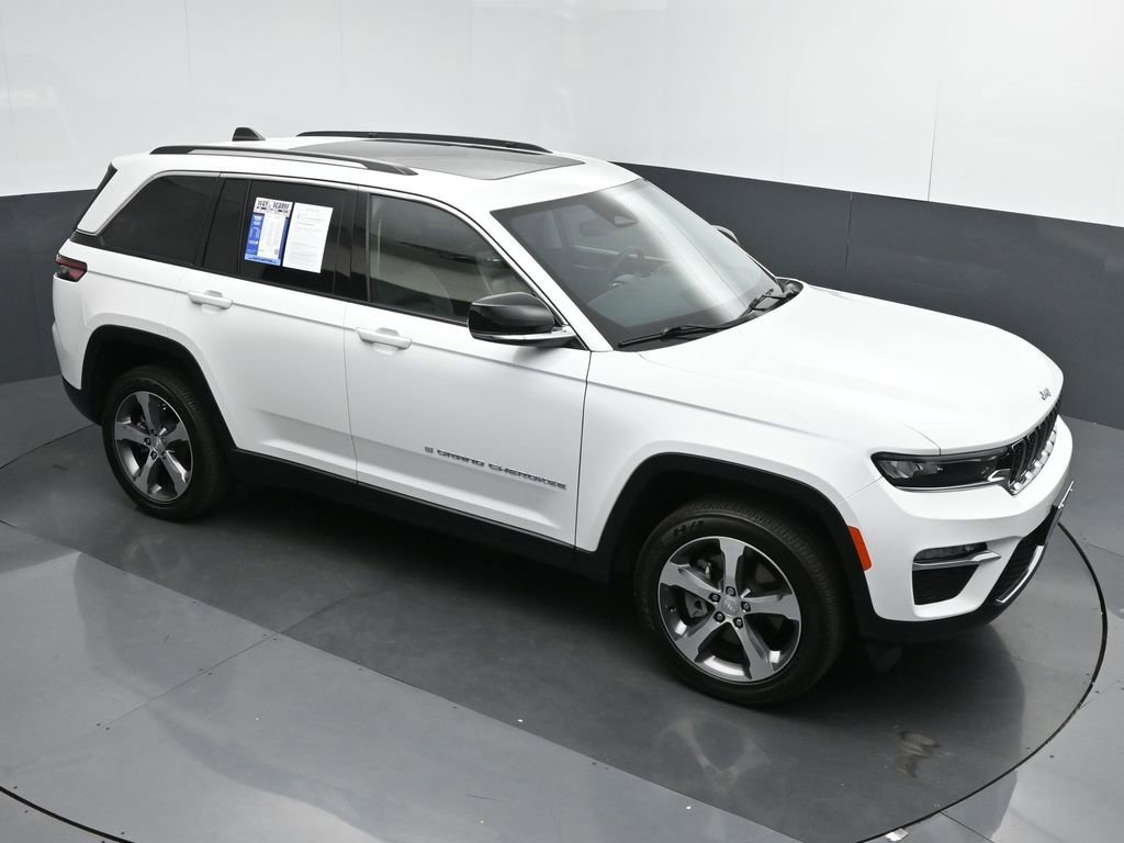 Used 2023 Jeep Grand Cherokee 4WD 4xe image 40