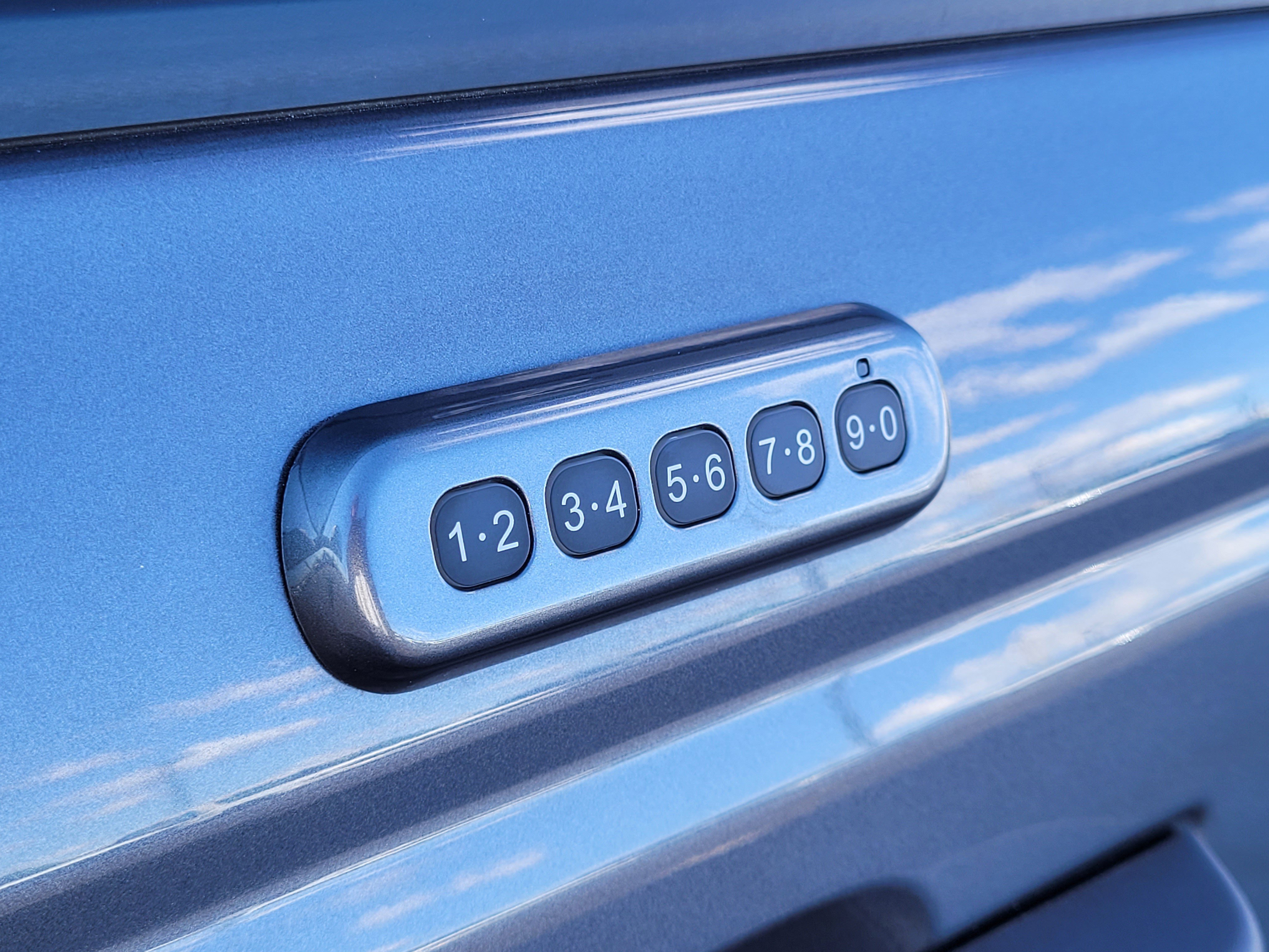 Used 2022 Ford Bronco Wildtrak image 10