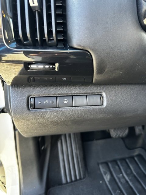 Used 2024 Nissan Pathfinder SV image 23