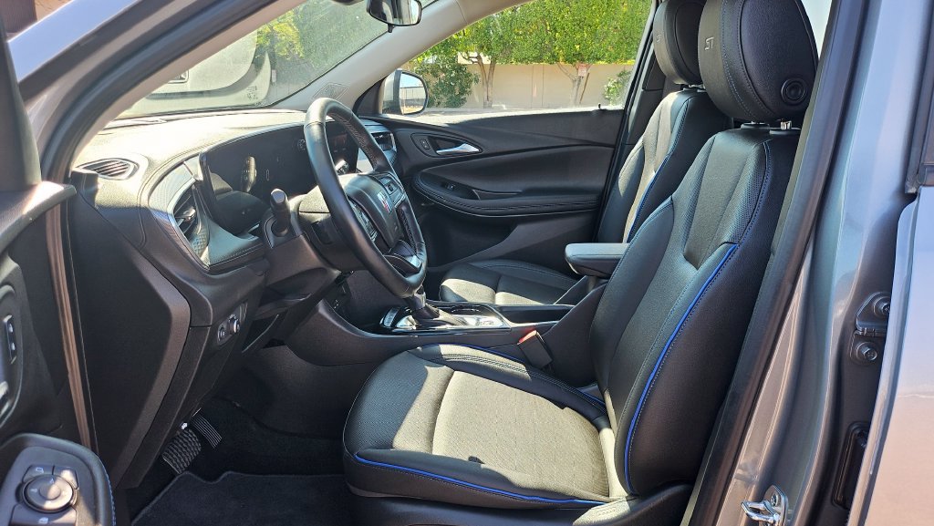 Used 2026 Buick Encore GX Sport Touring w/ Advanced Technology Package FWD image 25