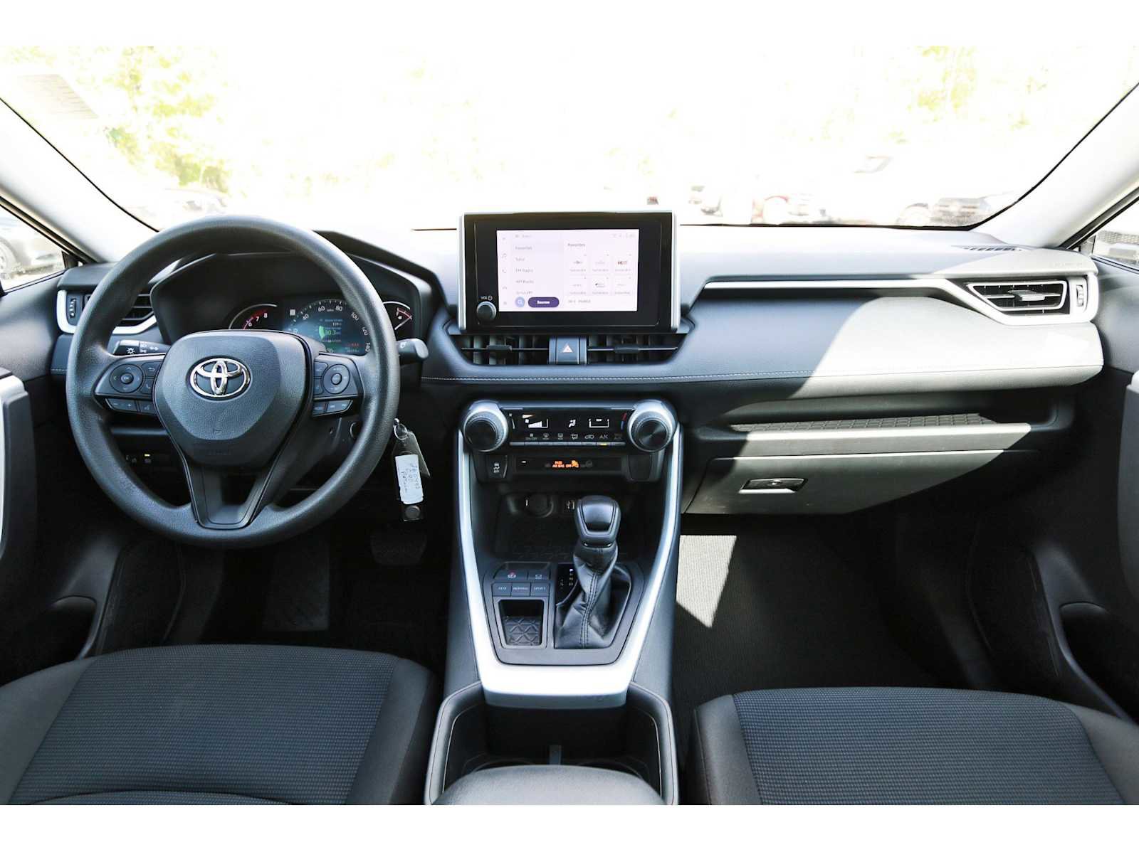 Used 2023 Toyota RAV4 LE image 7