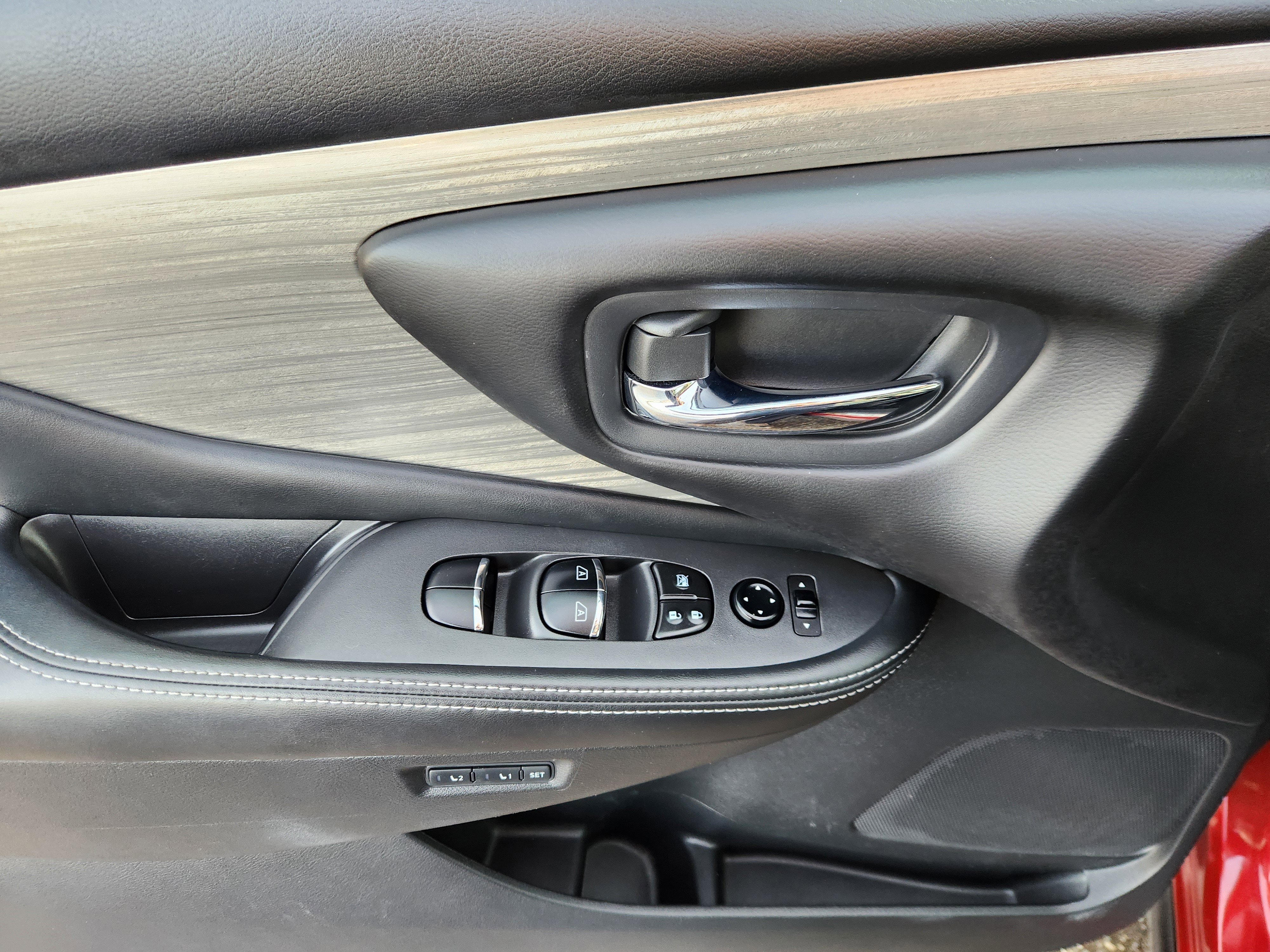 Used 2016 Nissan Murano Platinum w/ Platinum Technology Package image 18