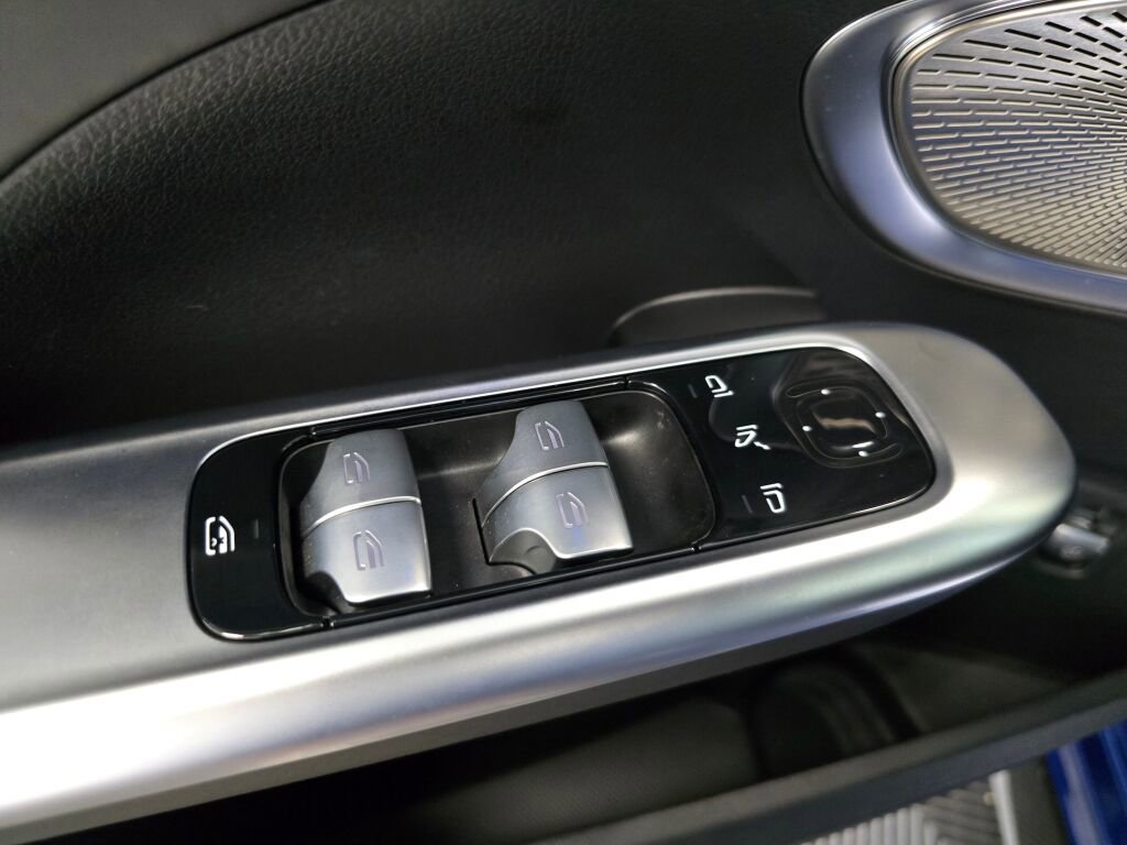 Used 2024 Mercedes-Benz C 63 AMG S image 31