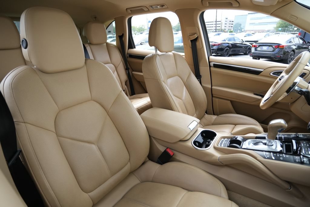 Used 2016 Porsche Cayenne AWD/4WD image 32