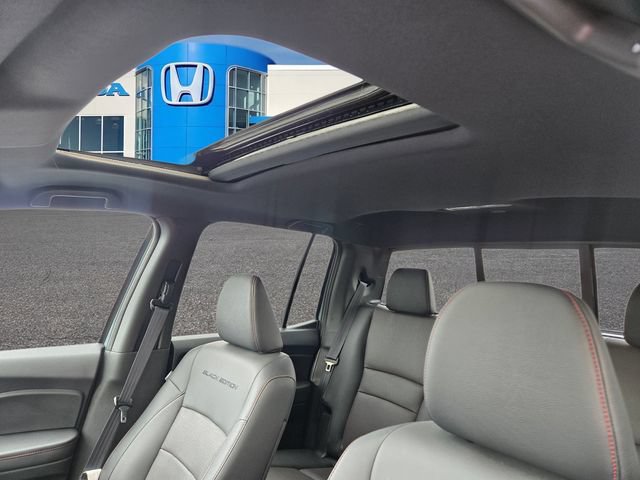 Used 2025 Honda Ridgeline Black Edition image 17