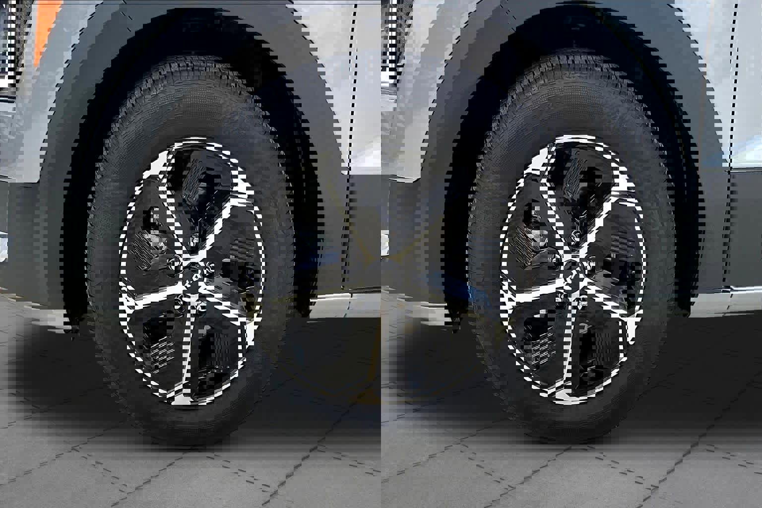 Used 2025 Kia Niro EX image 11