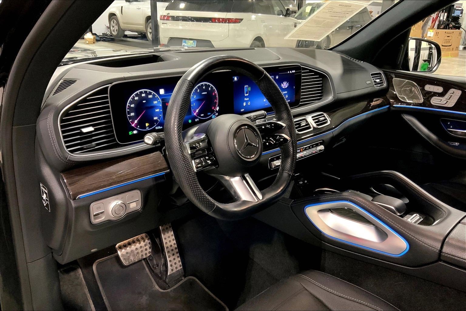 Used 2024 Mercedes-Benz GLS 450 4MATIC image 16