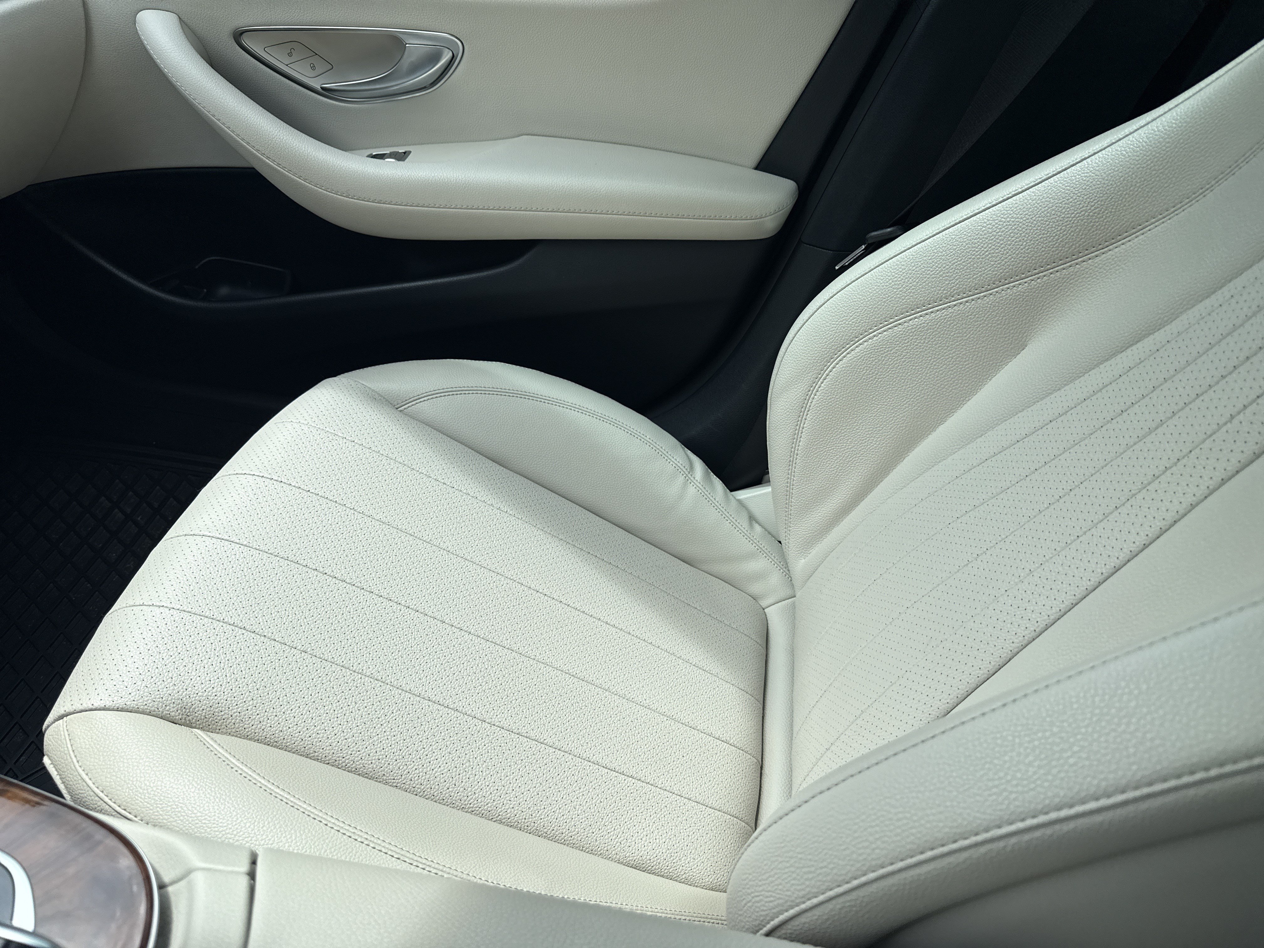 Used 2019 Mercedes-Benz E 300 4MATIC image 21