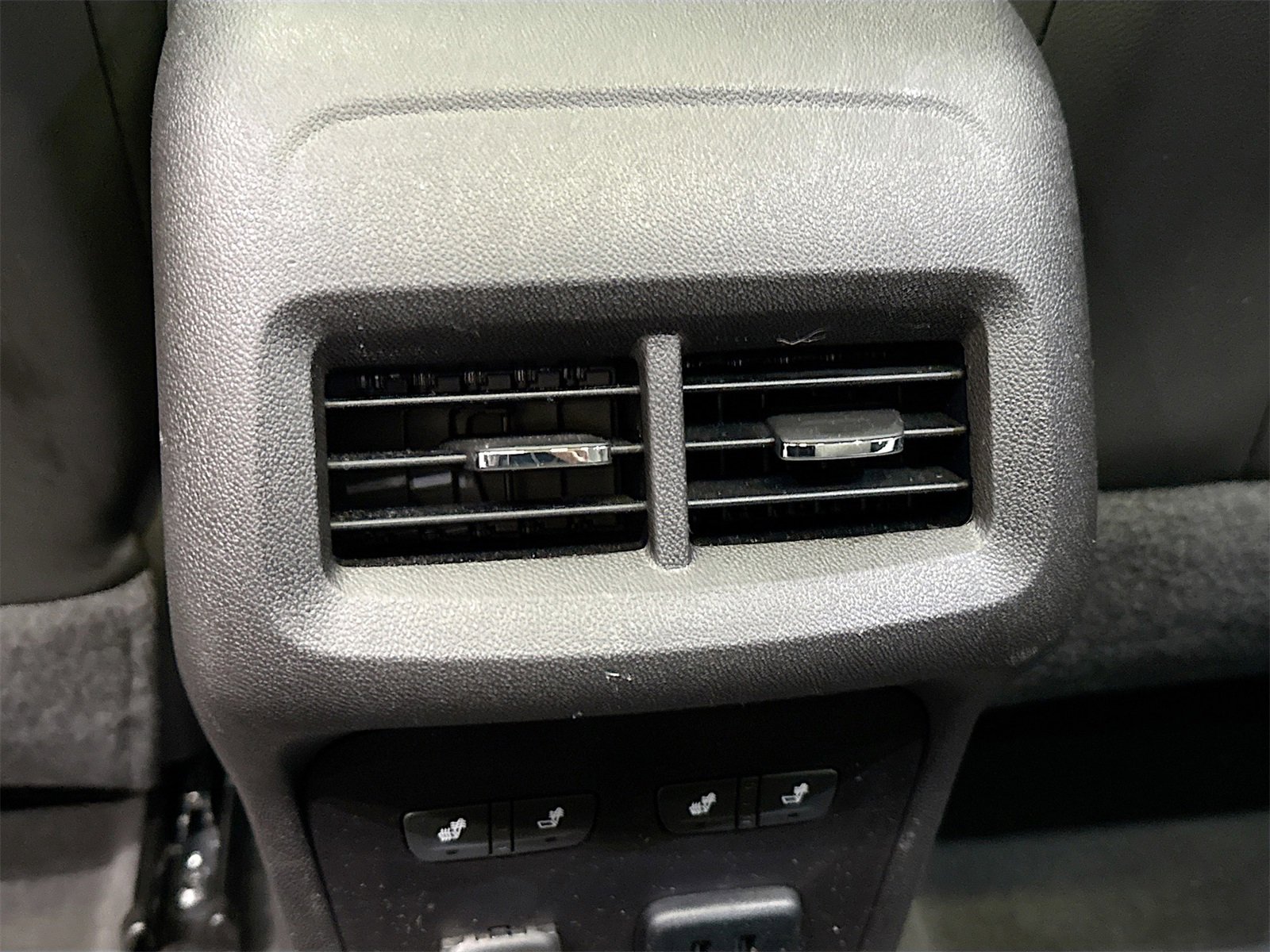 Used 2018 Chevrolet Equinox Premier image 27