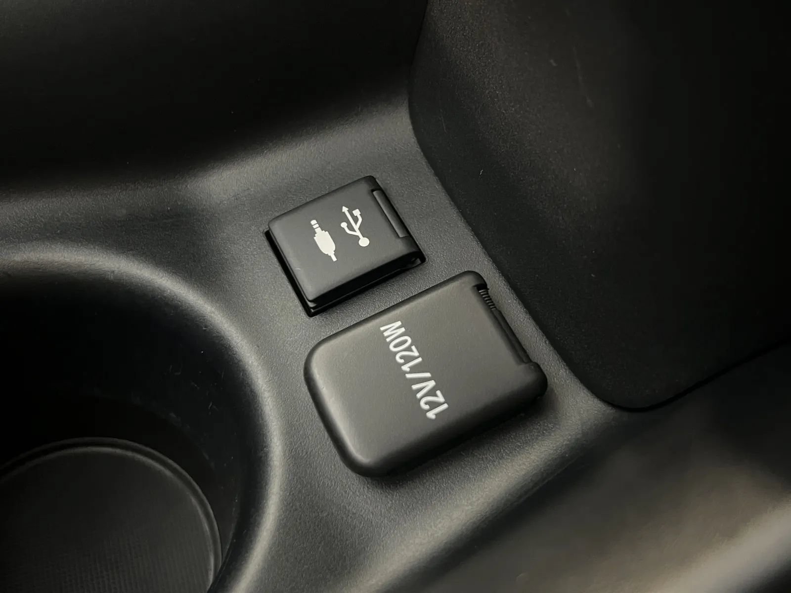 Used 2019 Toyota Prius LE FWD image 48