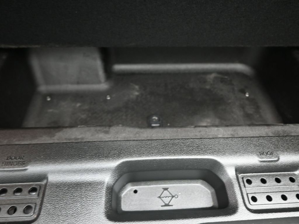 Used 2020 Jeep Wrangler Sport image 28