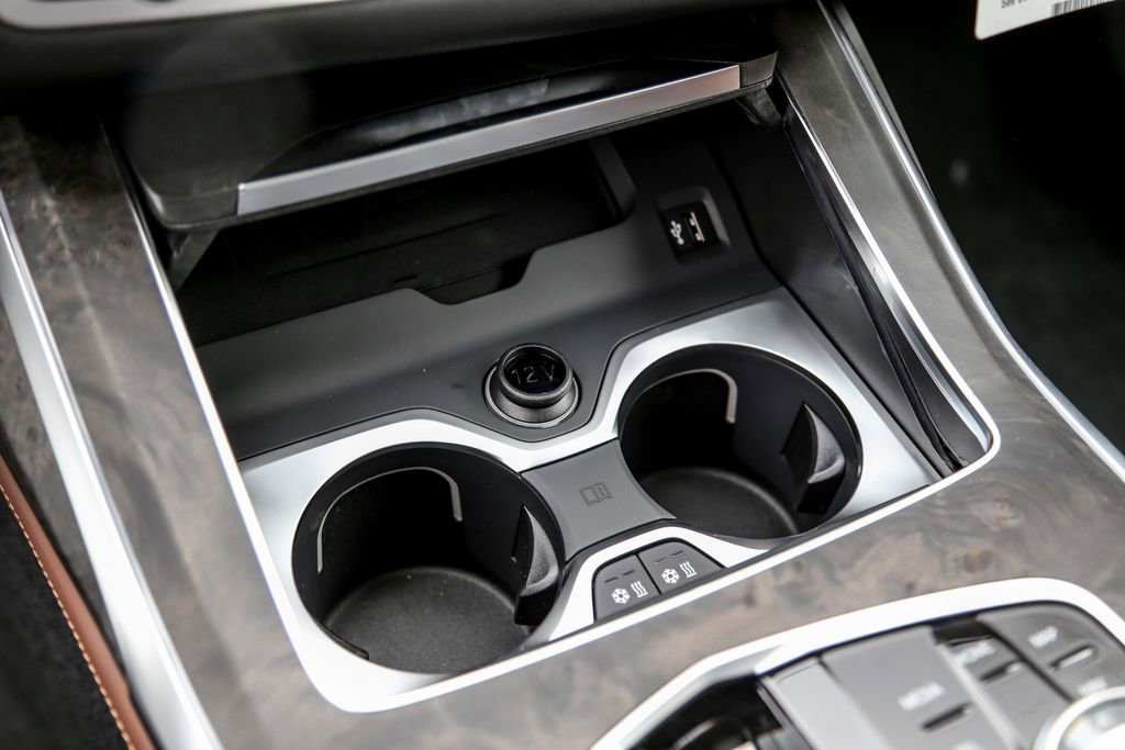 New 2026 BMW X7 xDrive40i w/ Executive Package image 16