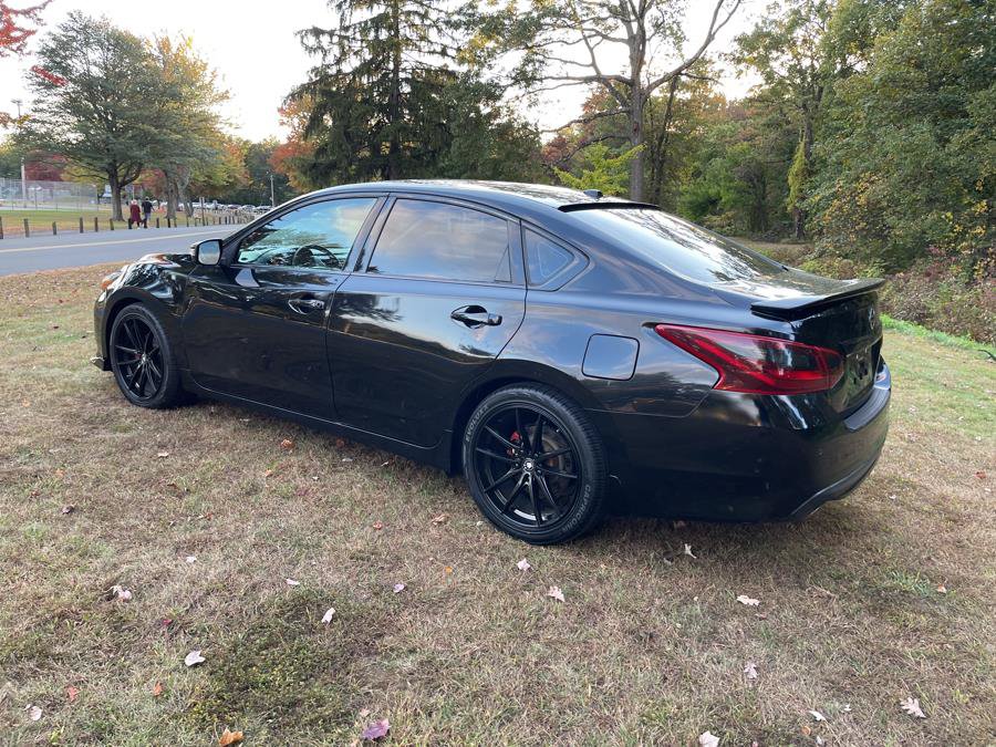 Used 2016 Nissan Altima 3.5 SL w/ 3.5 Technology Package FWD image 12