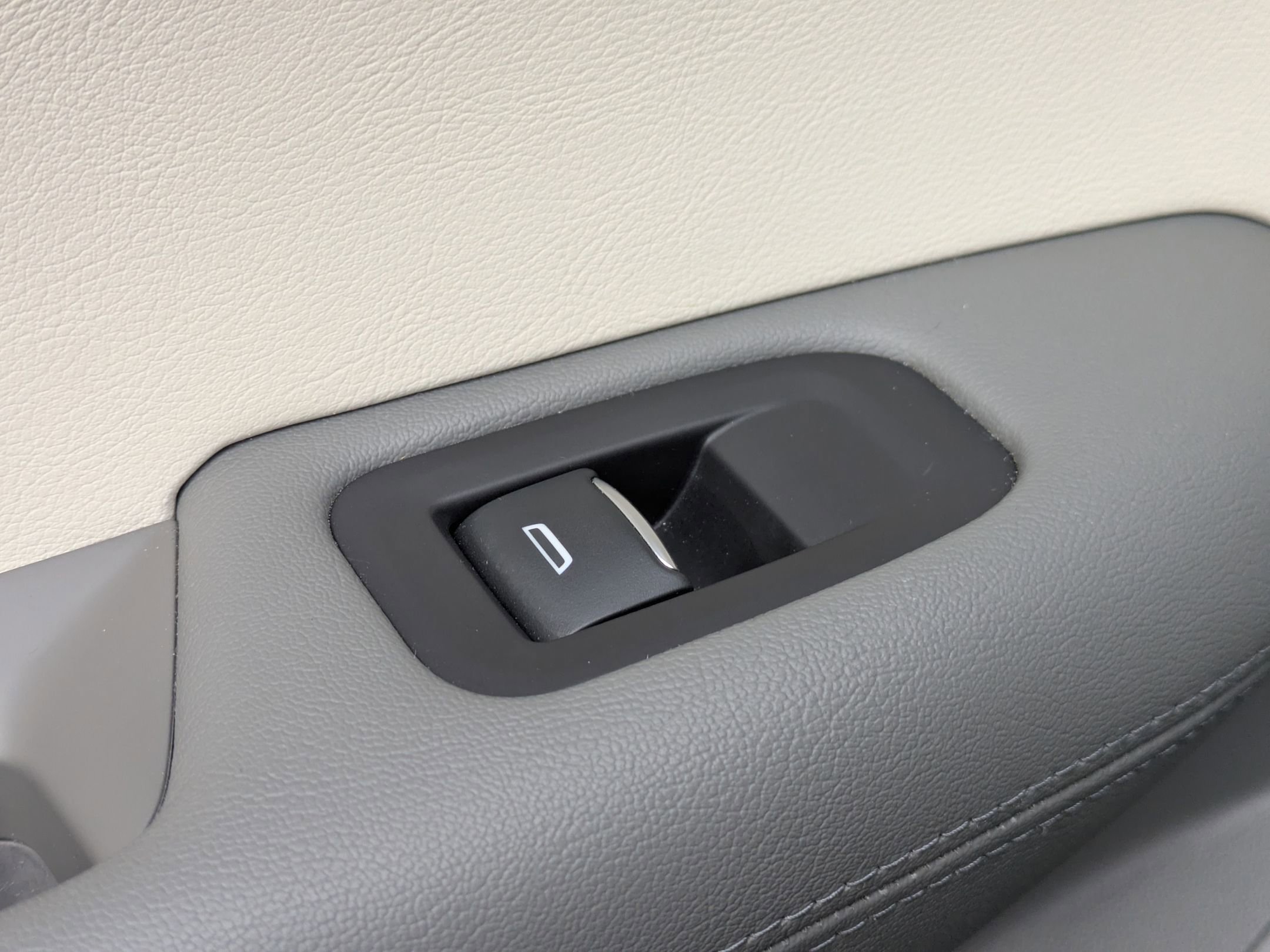 Used 2019 Cadillac XT5 Premium Luxury w/ Driver Assist Package image 28