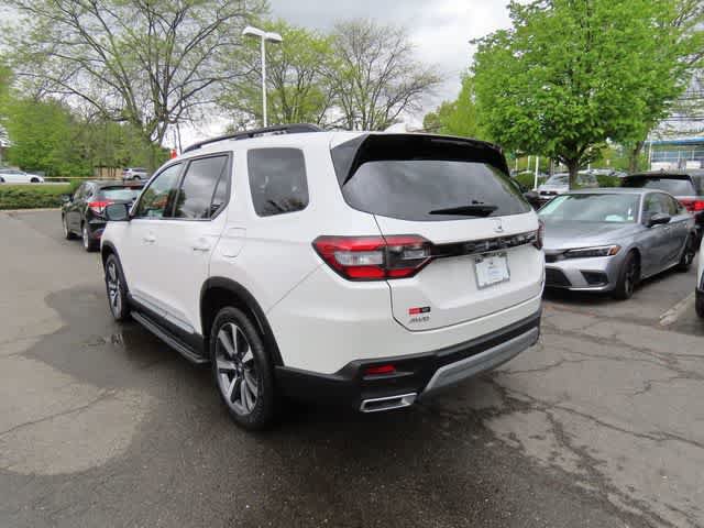 Certified 2023 Honda Pilot Touring image 4