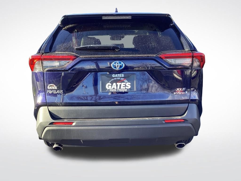 Used 2022 Toyota RAV4 XLE Premium AWD/4WD image 9