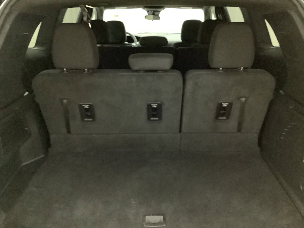 Used 2025 GMC Acadia Elevation FWD image 8