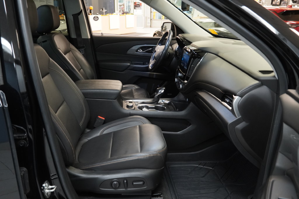 Used 2021 Chevrolet Traverse LT w/ LT Premium Package AWD/4WD image 28