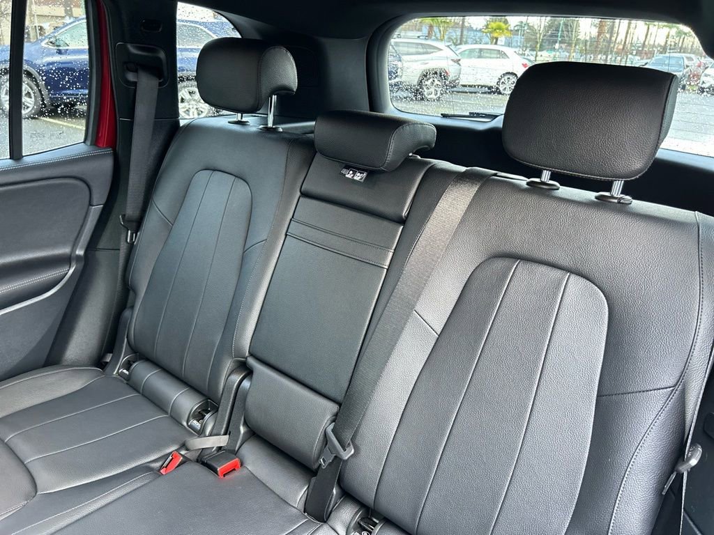 Used 2022 Mercedes-Benz GLB 250 4MATIC w/ Premium Package Lite image 5