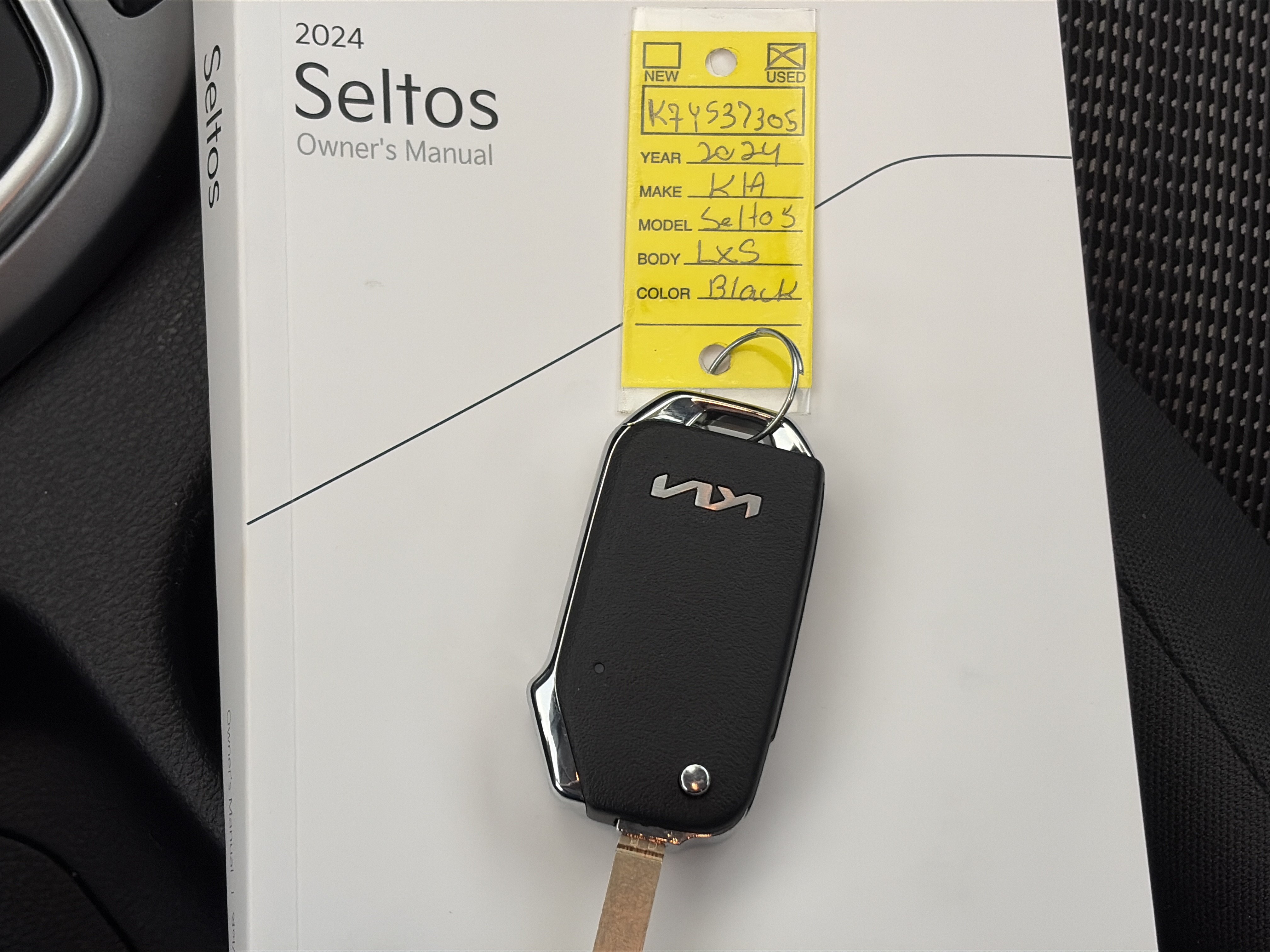Used 2024 Kia Seltos LX AWD/4WD image 35
