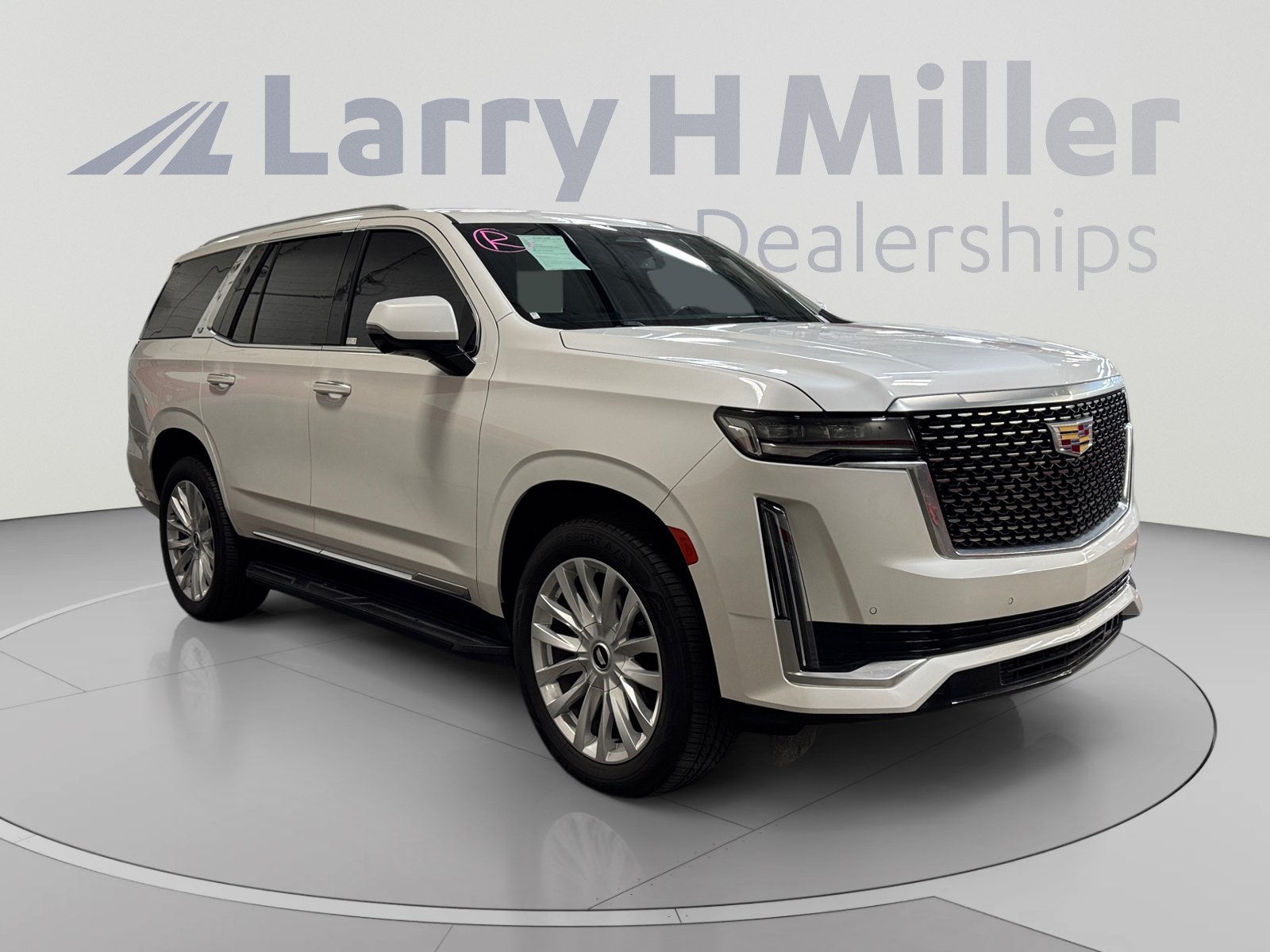 Used 2024 Cadillac Escalade Luxury AWD/4WD image 7