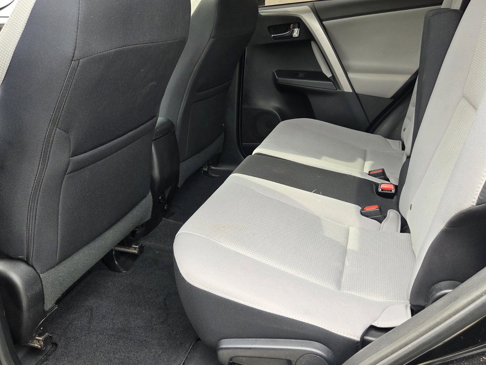 Used 2016 Toyota RAV4 XLE image 11