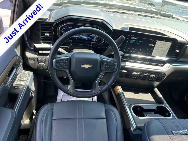 Used 2025 Chevrolet Silverado 2500 High Country w/ Technology Package AWD/4WD image 28