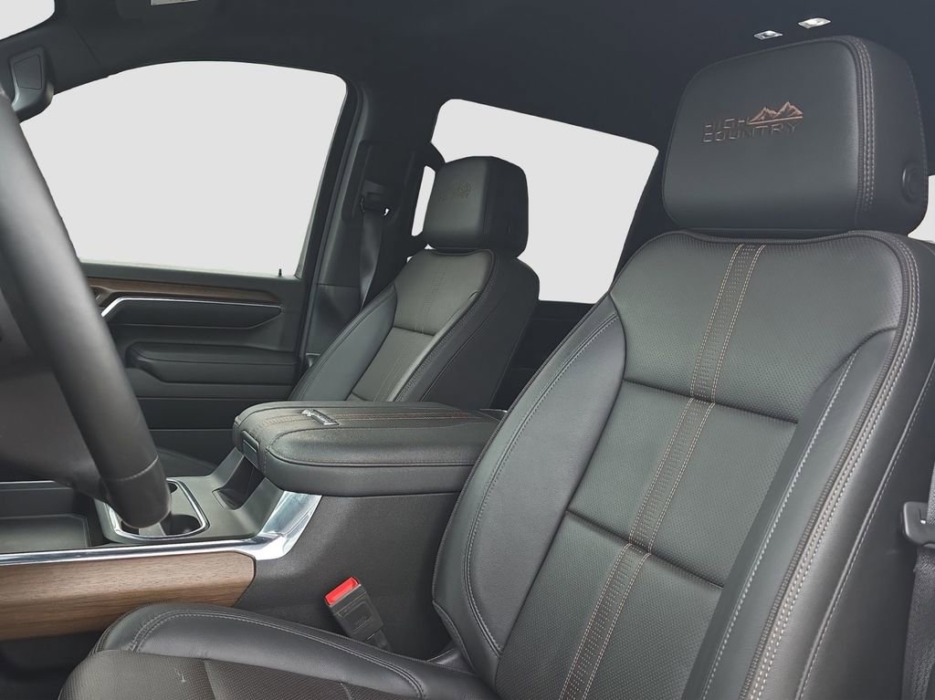 Used 2024 Chevrolet Silverado 2500 High Country w/ Technology Package AWD/4WD image 7