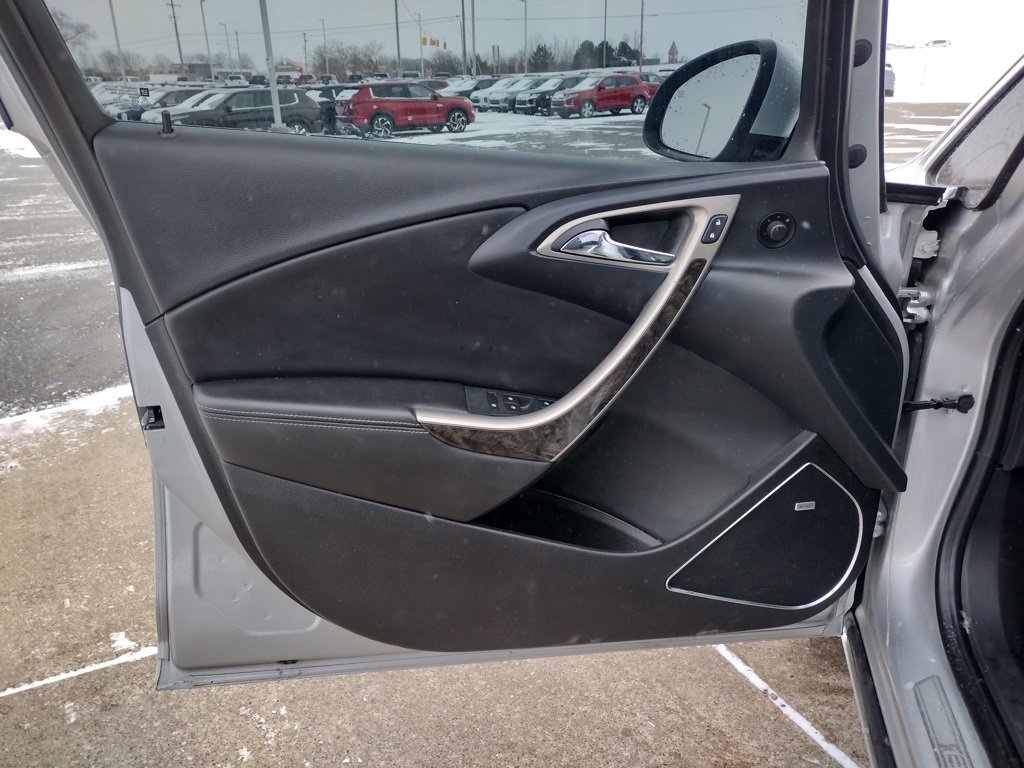 Used 2016 Buick Verano Leather image 9