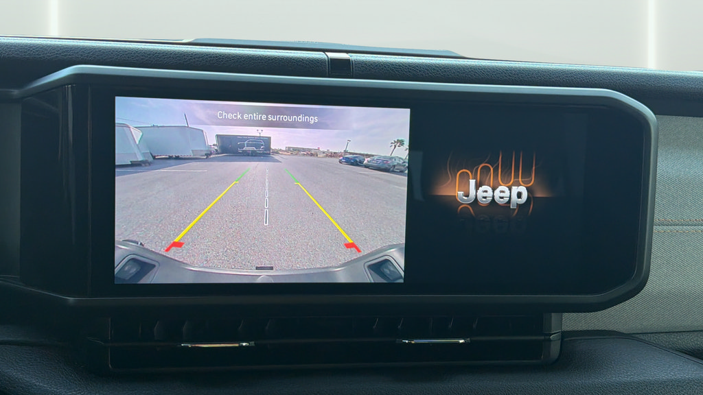 Used 2024 Jeep Gladiator Sport AWD/4WD image 23
