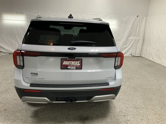 Used 2025 Ford Explorer Platinum w/ LUX Leather Package image 7