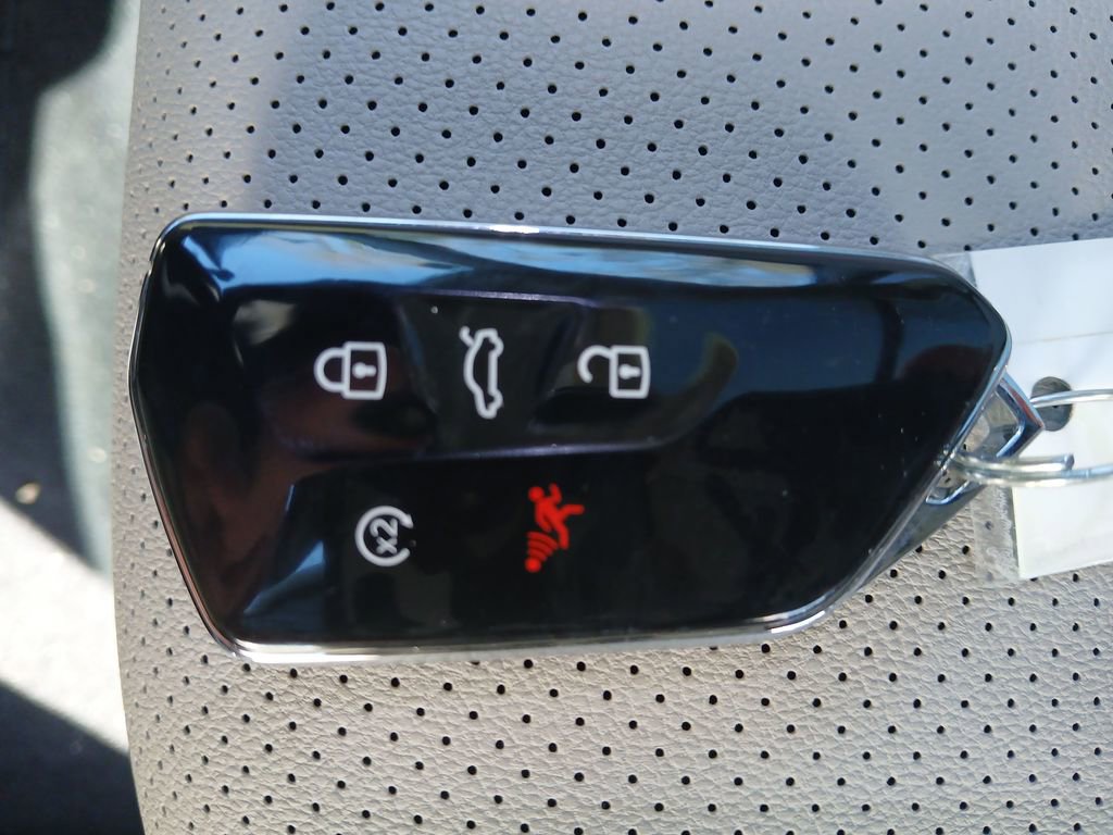 New 2026 Volkswagen Atlas SE image 28