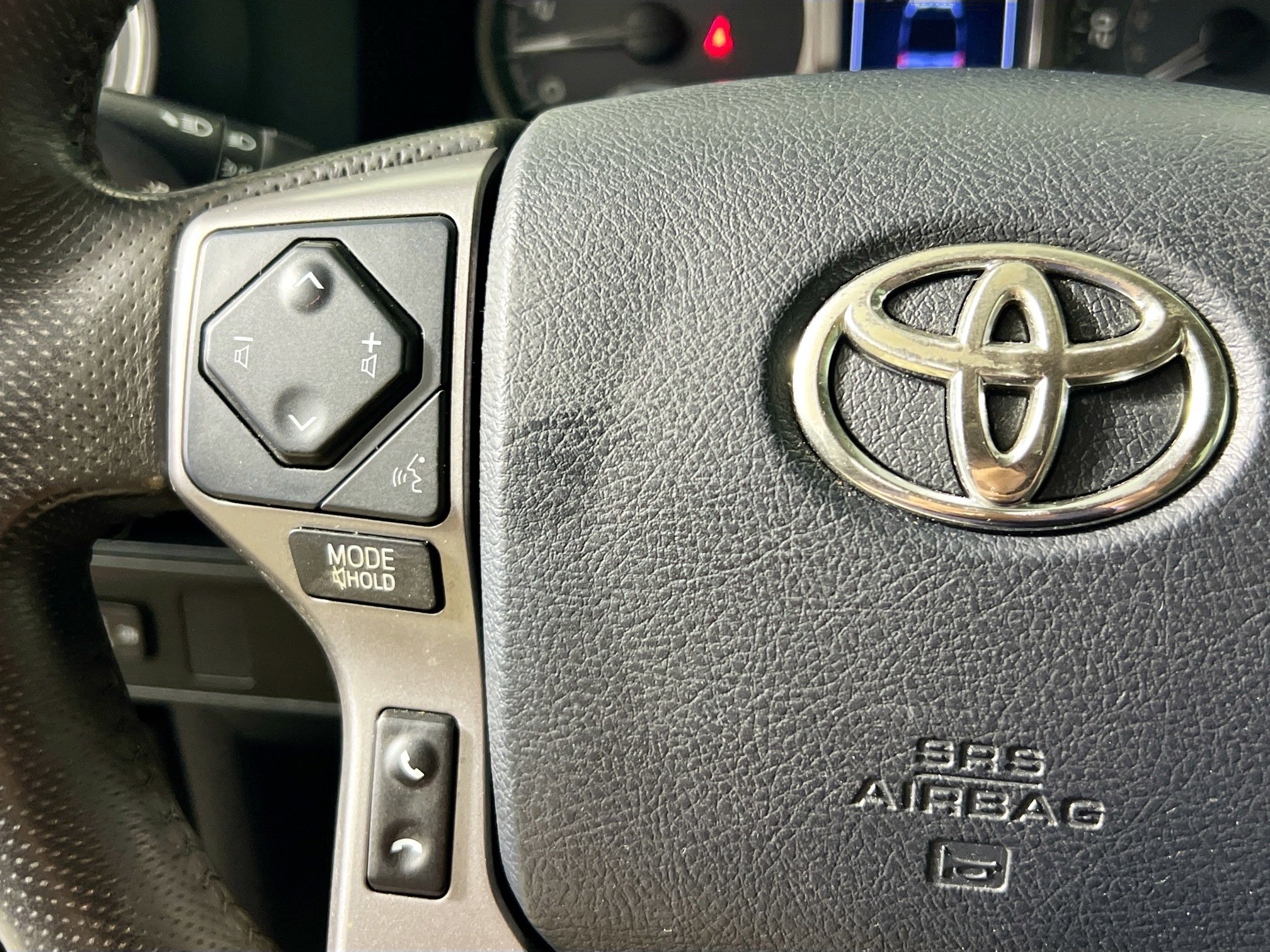 Used 2016 Toyota Tacoma SR5 w/ Towing Package image 17