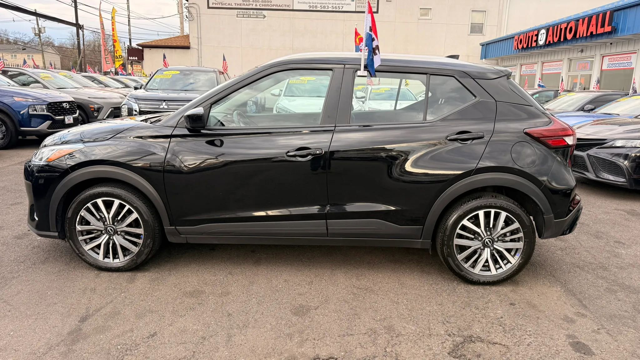 Used 2024 Nissan Kicks SV FWD image 9