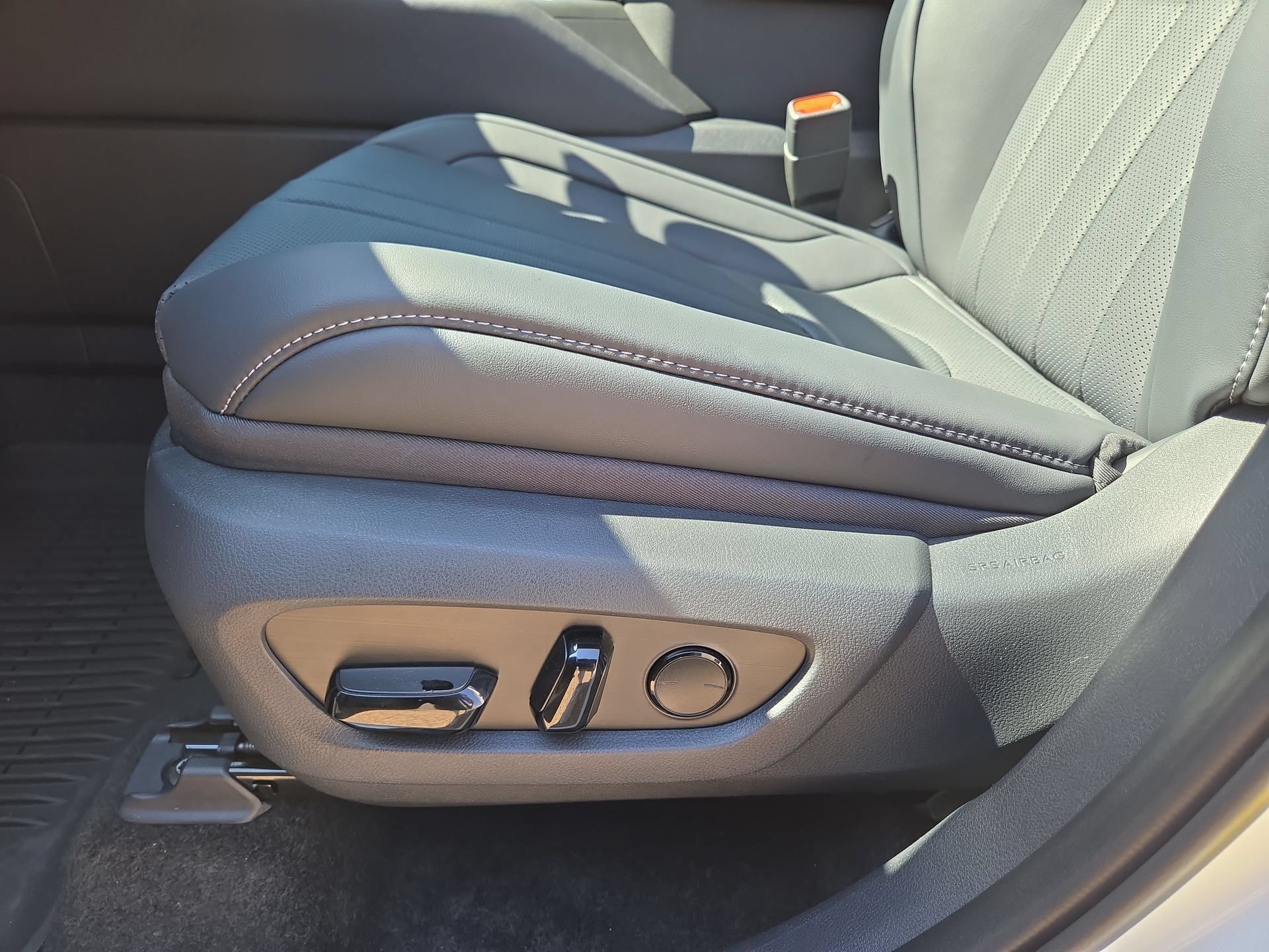 New 2026 Lexus TX 500h AWD image 17