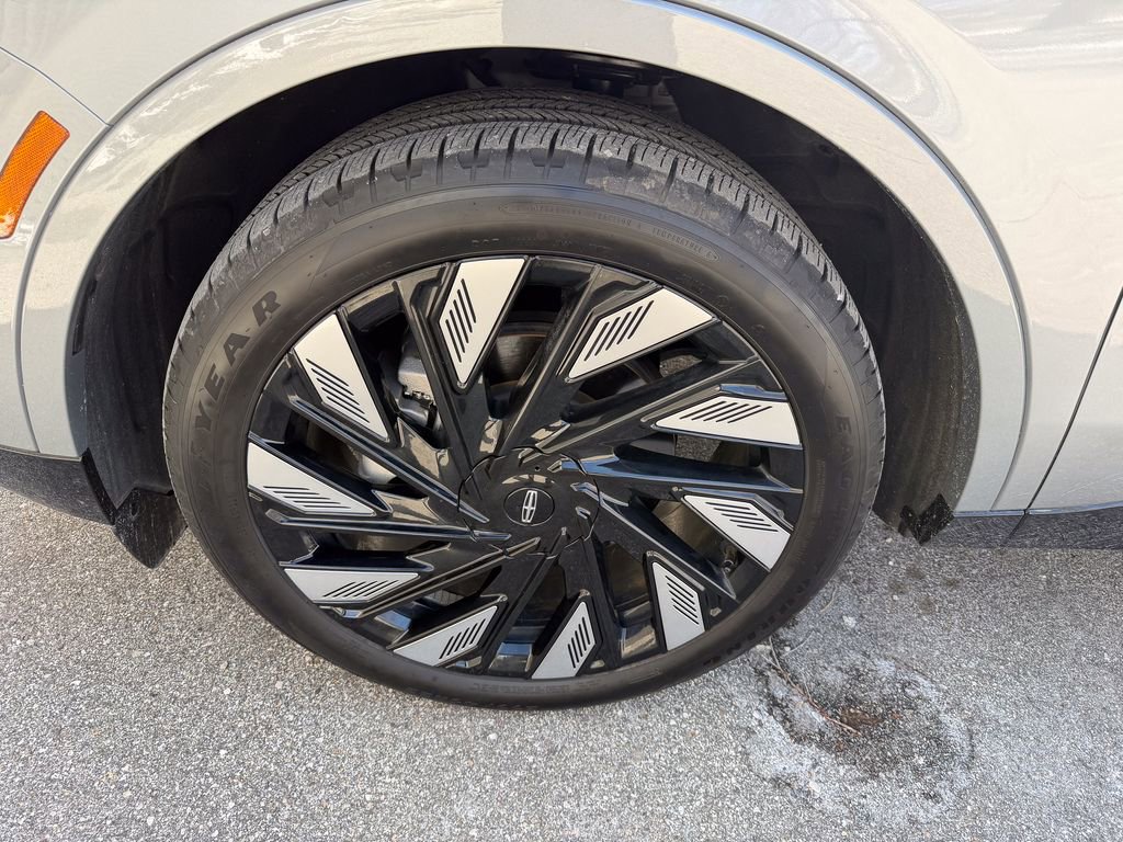 Used 2024 Lincoln Nautilus Reserve w/ Jet Appearance Package (87T) image 39