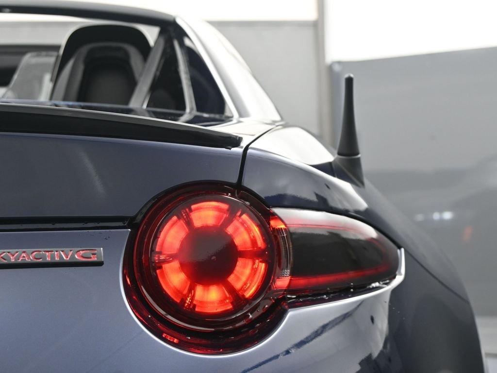 Used 2022 MAZDA MX-5 Miata Club w/ Weather Package image 18