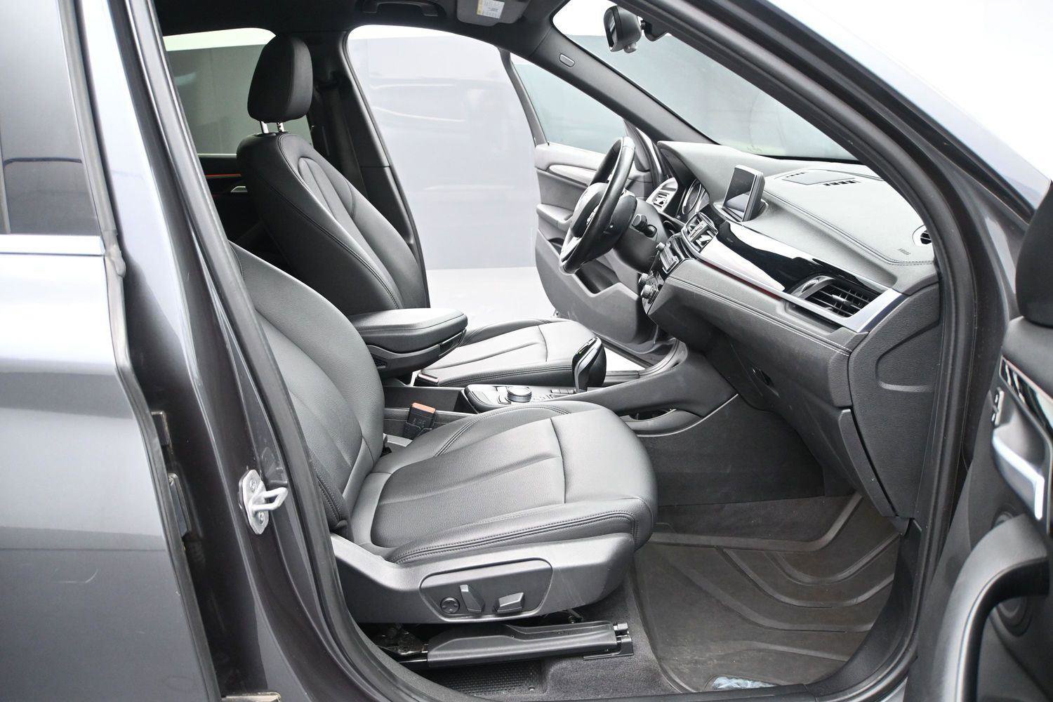 Used 2020 BMW X1 xDrive28i w/ Convenience Package AWD/4WD image 15