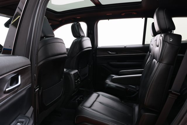 Used 2024 Jeep Grand Cherokee L Limited w/ Luxury Tech Group II image 11