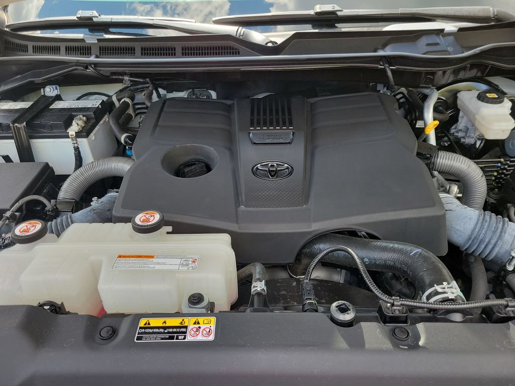 Used 2024 Toyota Tundra Limited w/ Power Package AWD/4WD image 33