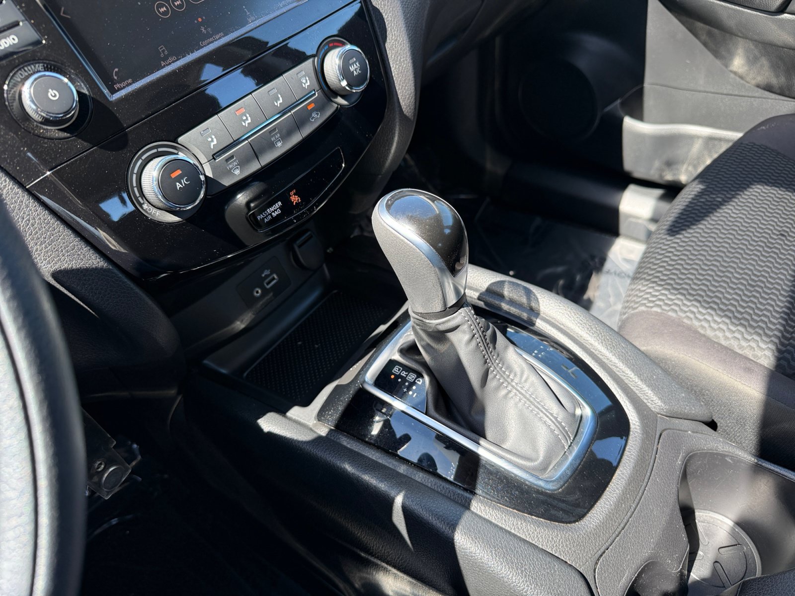 Used 2020 Nissan Rogue Sport S FWD image 13
