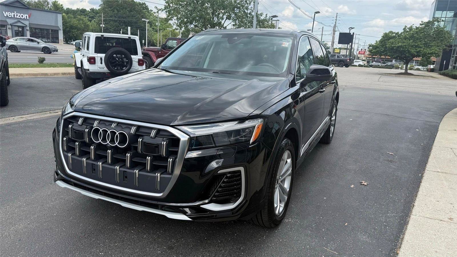 Used 2025 Audi Q7 3.0T Premium Plus AWD/4WD image 8
