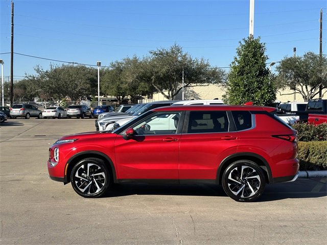 Used 2024 Mitsubishi Outlander SE image 4