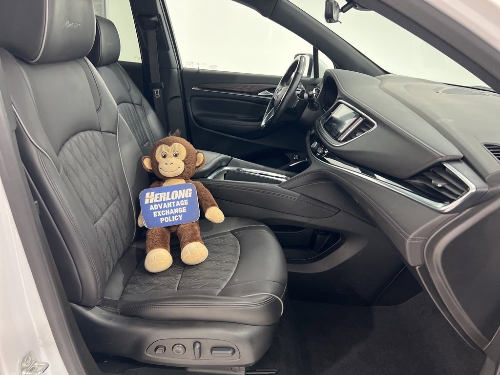 Used 2024 Buick Enclave Avenir w/ Avenir Technology Package image 24