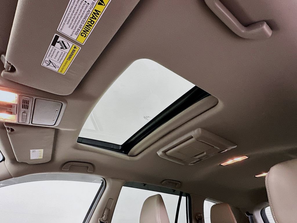 Used 2018 Honda Pilot Touring image 11