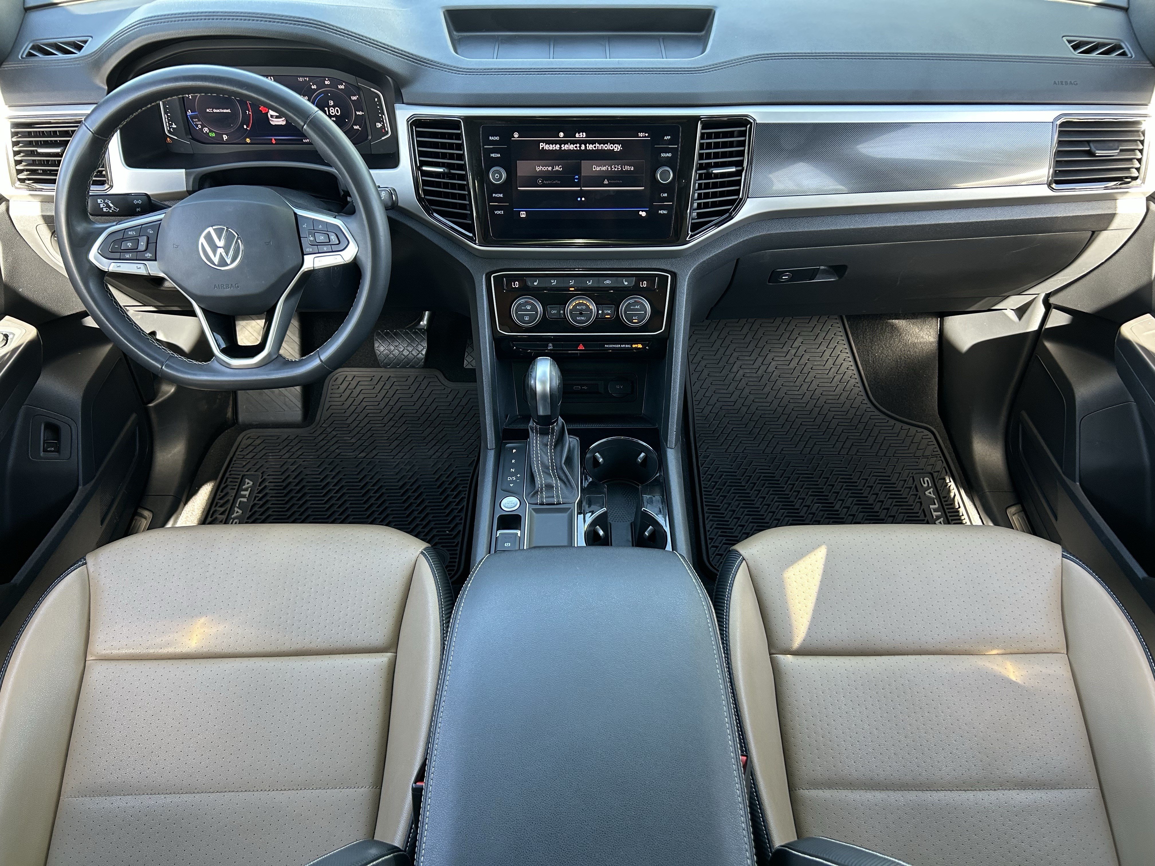 Used 2023 Volkswagen Atlas Cross Sport SE w/ Panoramic Sunroof Package FWD image 13